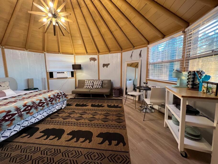 Valley CenterGlamping-Sky Dome Yurt-Tiny House-2 By Lavenders Field别墅 外观 照片
