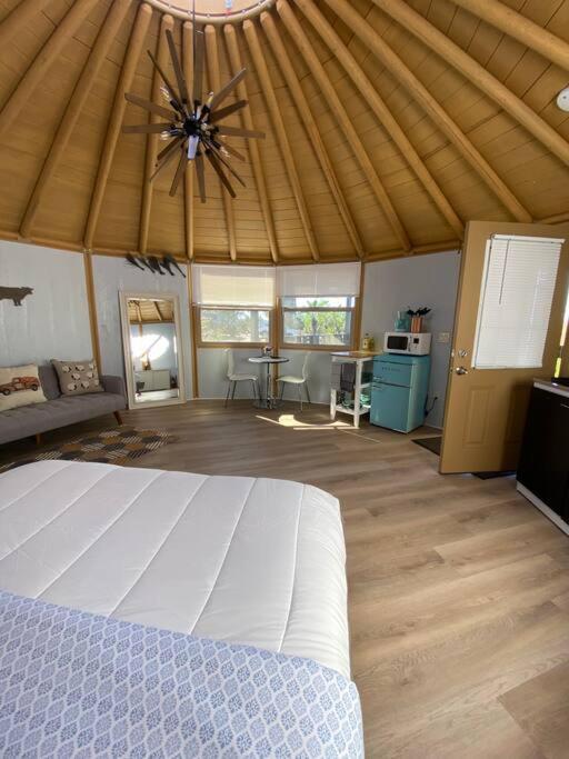 Valley CenterGlamping-Sky Dome Yurt-Tiny House-2 By Lavenders Field别墅 外观 照片
